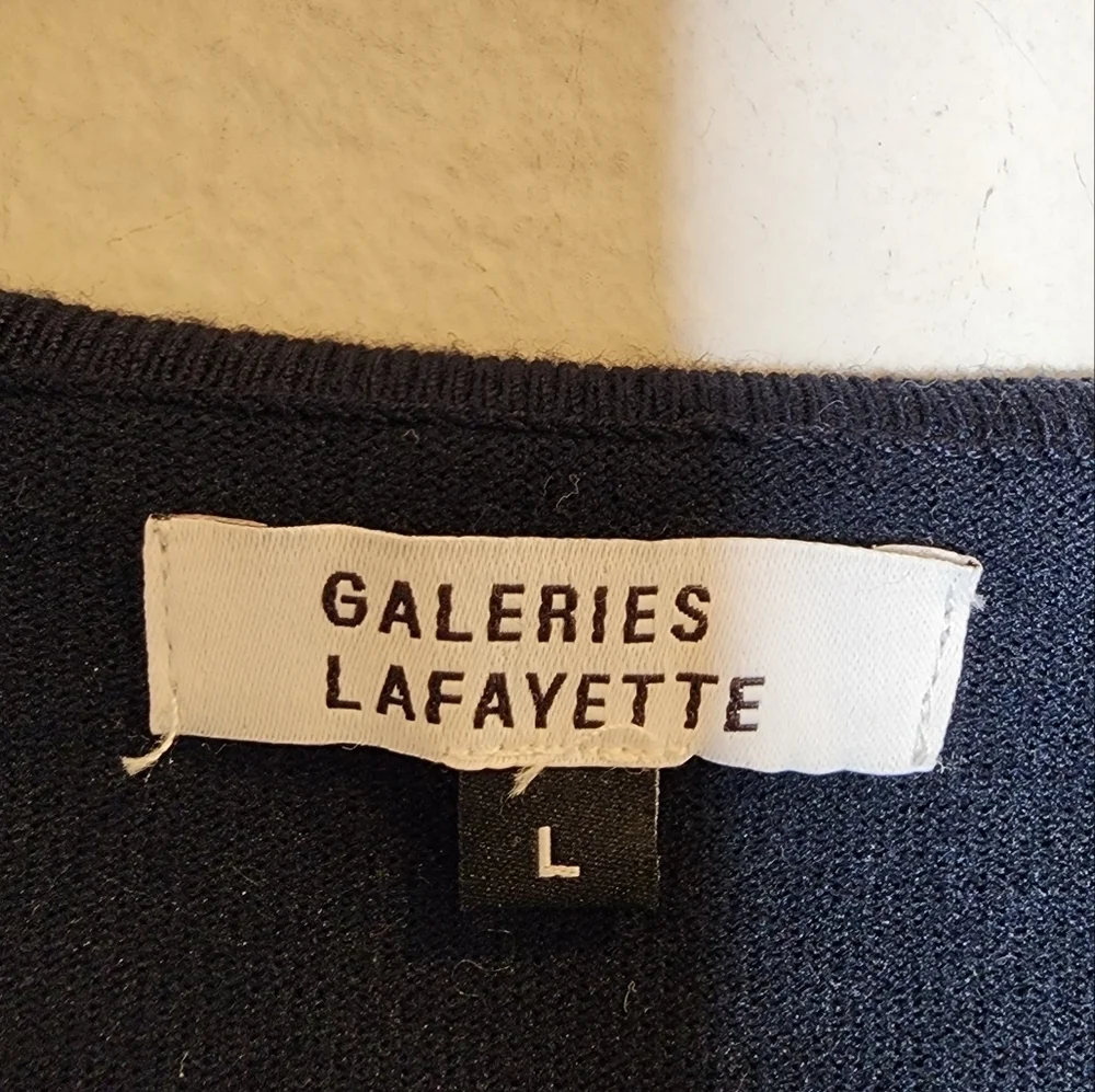 Galeries‎ Lafayette Navy Sweater. One pocket. Size large.